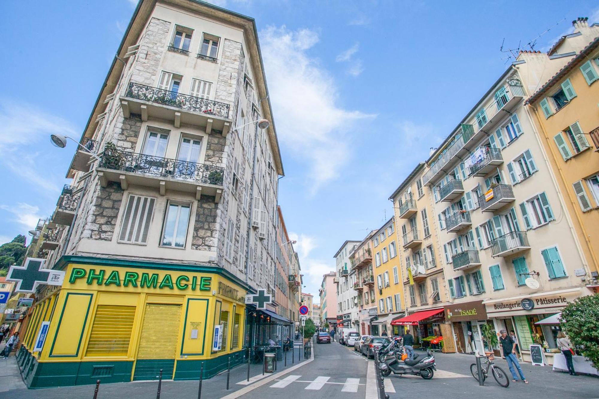 Appartement 3 pièces tout confort au centre de Nizza Esterno foto