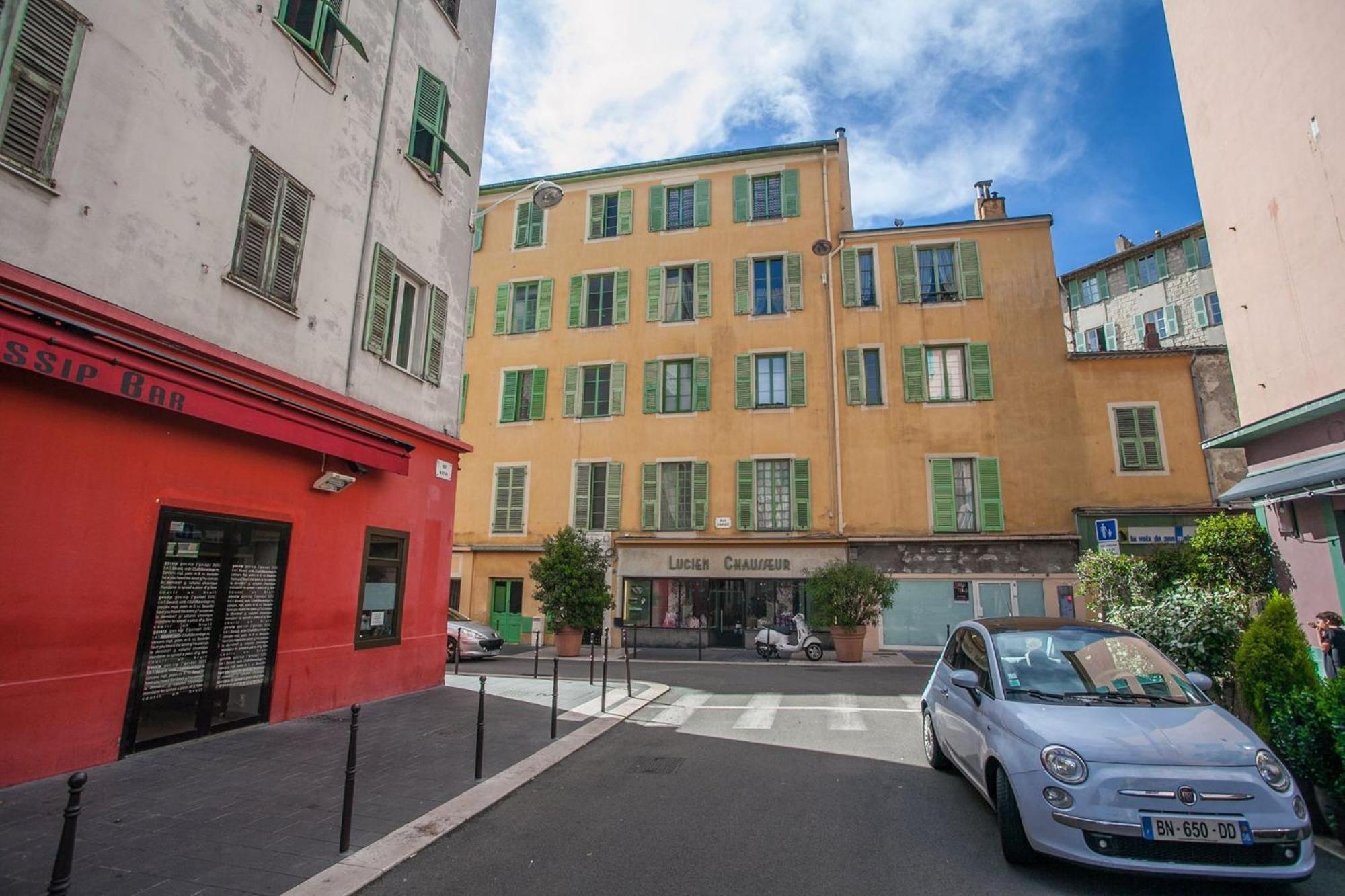 Appartement 3 pièces tout confort au centre de Nizza Esterno foto