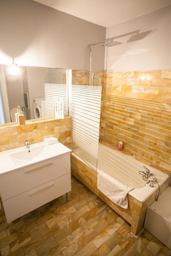 Appartement 3 pièces tout confort au centre de Nizza Esterno foto