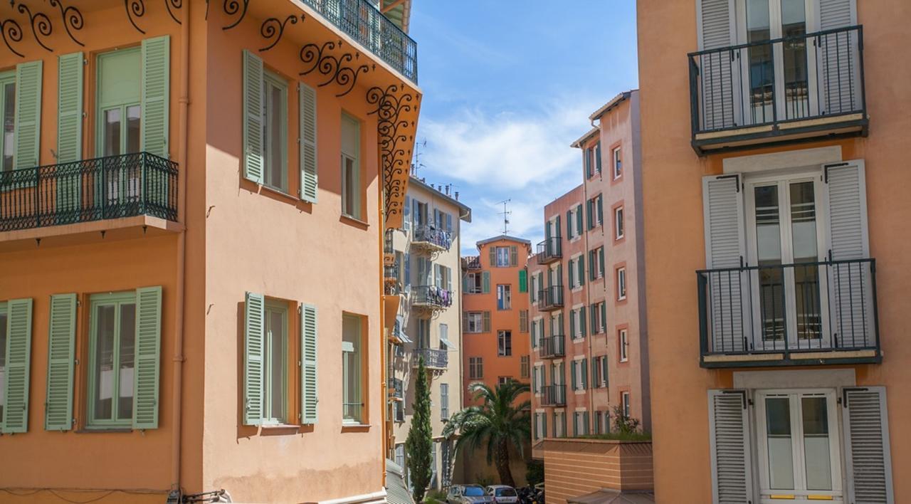 Appartement 3 pièces tout confort au centre de Nizza Esterno foto