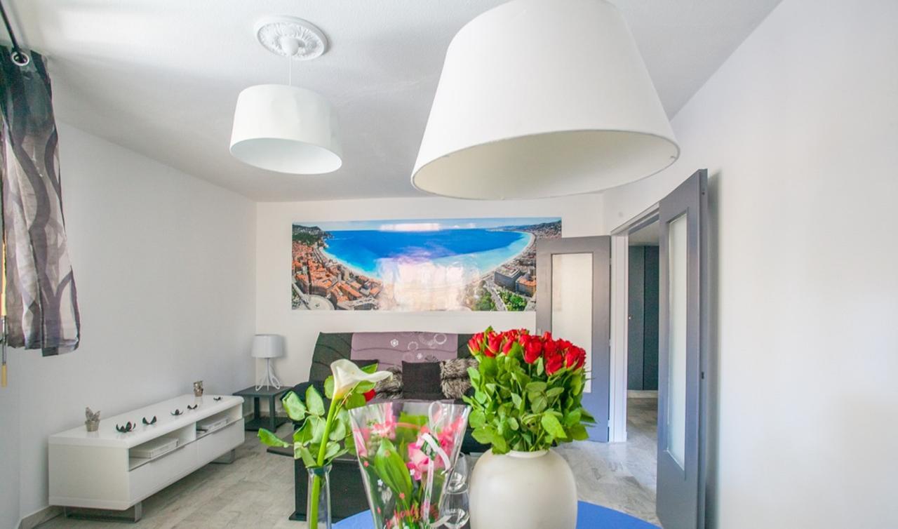 Appartement 3 pièces tout confort au centre de Nizza Esterno foto
